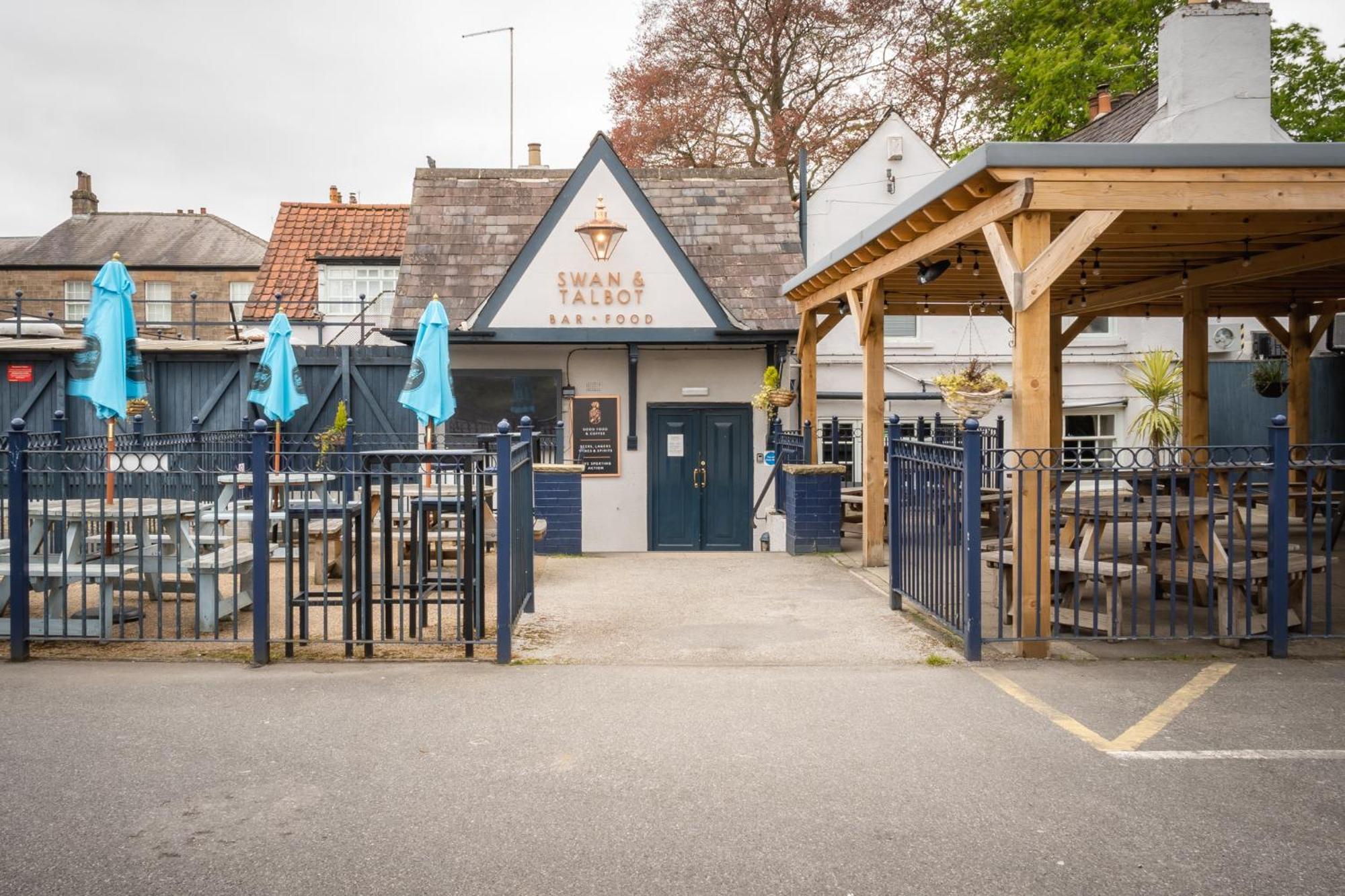 Swan & Talbot Inn เวเทอร์บี ภายนอก รูปภาพ